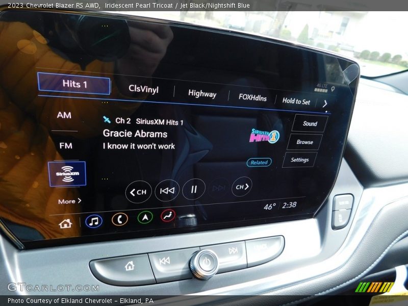 Iridescent Pearl Tricoat / Jet Black/Nightshift Blue 2023 Chevrolet Blazer RS AWD