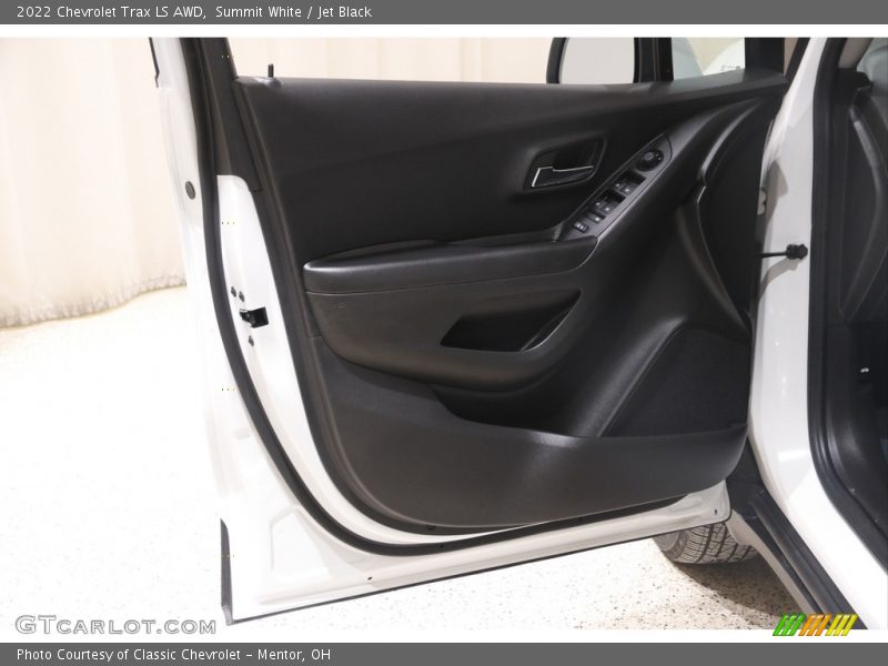 Summit White / Jet Black 2022 Chevrolet Trax LS AWD