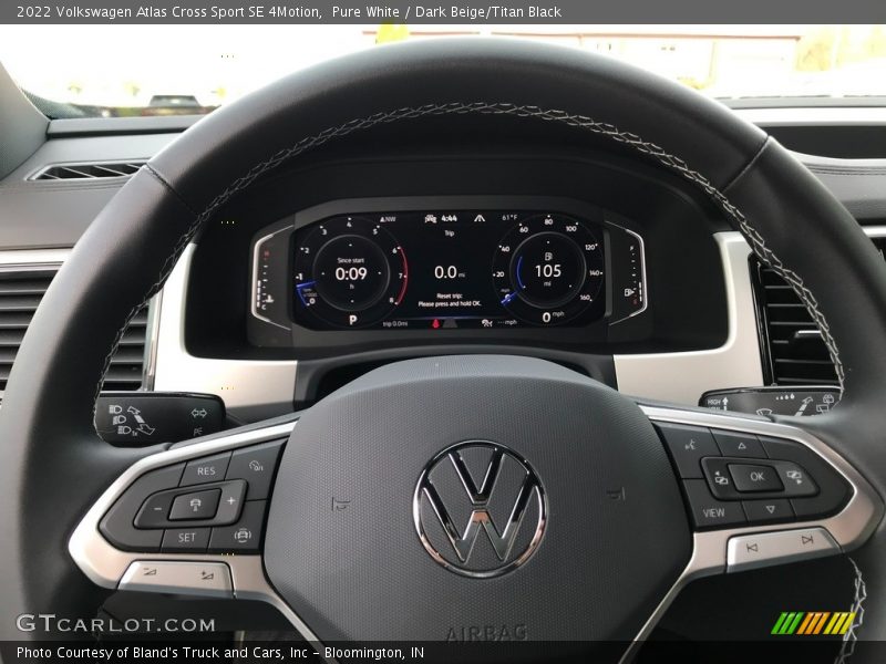 Pure White / Dark Beige/Titan Black 2022 Volkswagen Atlas Cross Sport SE 4Motion