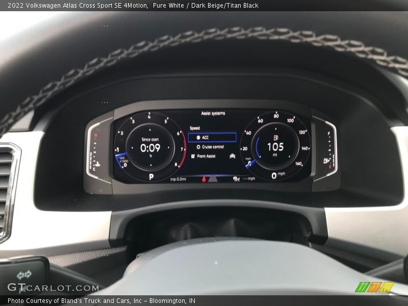 Pure White / Dark Beige/Titan Black 2022 Volkswagen Atlas Cross Sport SE 4Motion