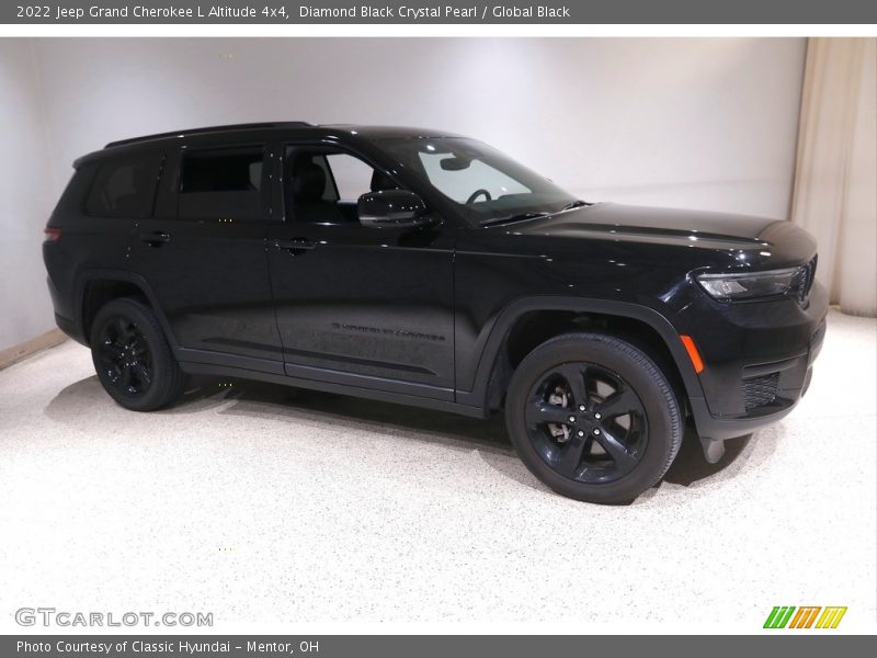 Diamond Black Crystal Pearl / Global Black 2022 Jeep Grand Cherokee L Altitude 4x4