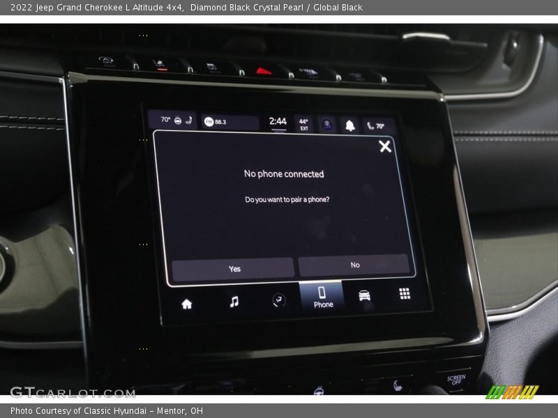 Diamond Black Crystal Pearl / Global Black 2022 Jeep Grand Cherokee L Altitude 4x4
