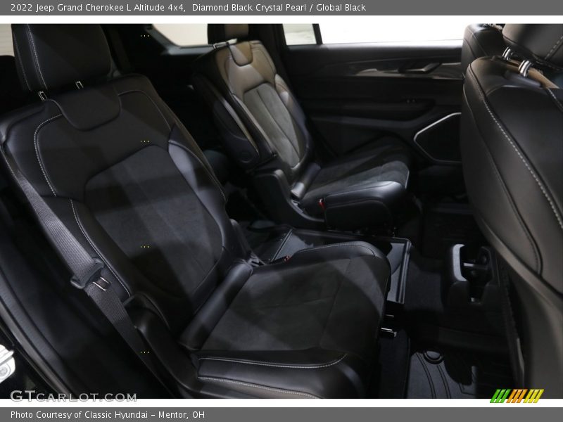 Diamond Black Crystal Pearl / Global Black 2022 Jeep Grand Cherokee L Altitude 4x4