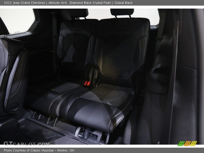 Diamond Black Crystal Pearl / Global Black 2022 Jeep Grand Cherokee L Altitude 4x4