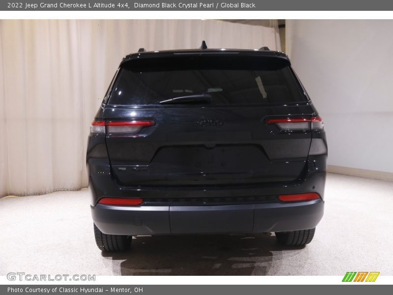 Diamond Black Crystal Pearl / Global Black 2022 Jeep Grand Cherokee L Altitude 4x4