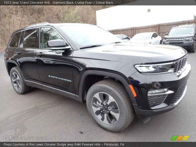 Diamond Black Crystal Pearl / Global Black 2023 Jeep Grand Cherokee 4XE