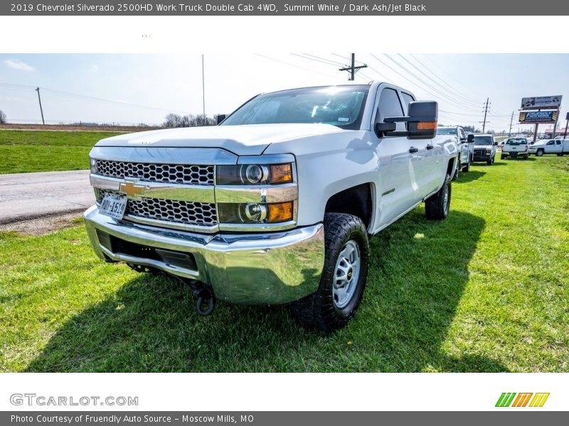 Front 3/4 View of 2019 Silverado 2500HD Work Truck Double Cab 4WD