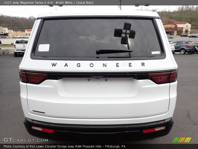Bright White / Global Black 2023 Jeep Wagoneer Series II 4x4