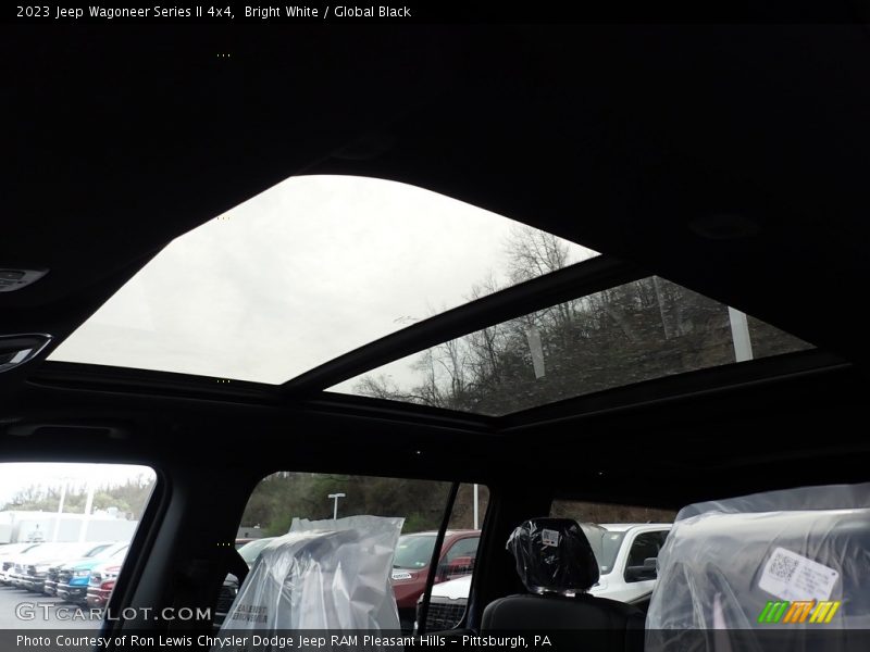 Bright White / Global Black 2023 Jeep Wagoneer Series II 4x4