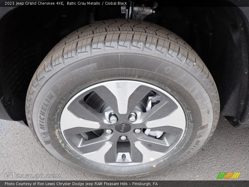 Baltic Gray Metallic / Global Black 2023 Jeep Grand Cherokee 4XE