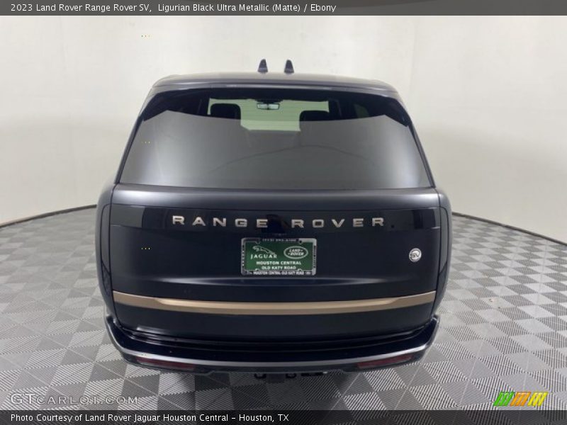 Ligurian Black Ultra Metallic (Matte) / Ebony 2023 Land Rover Range Rover SV