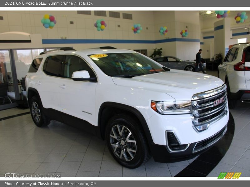 Front 3/4 View of 2021 Acadia SLE