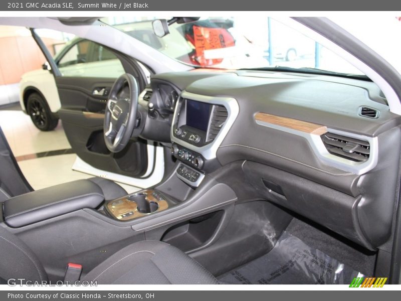 Dashboard of 2021 Acadia SLE