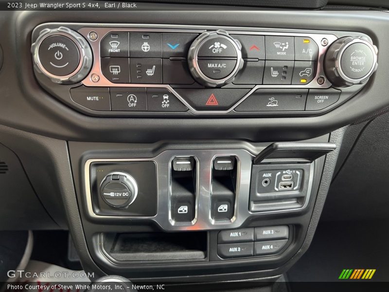 Controls of 2023 Wrangler Sport S 4x4