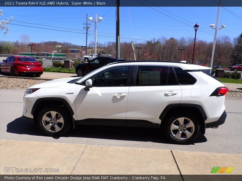 Super White / Black 2021 Toyota RAV4 XLE AWD Hybrid