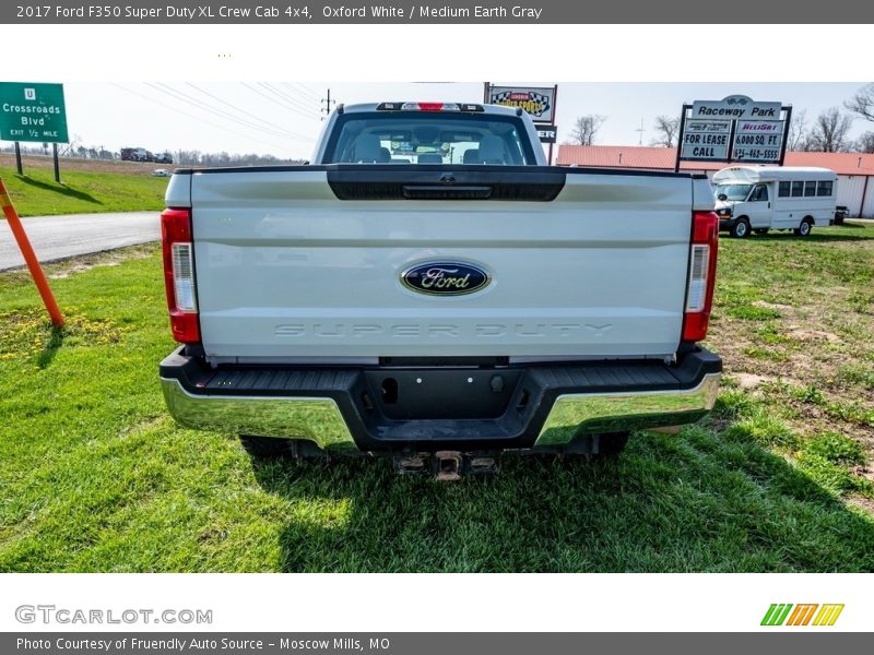 Oxford White / Medium Earth Gray 2017 Ford F350 Super Duty XL Crew Cab 4x4