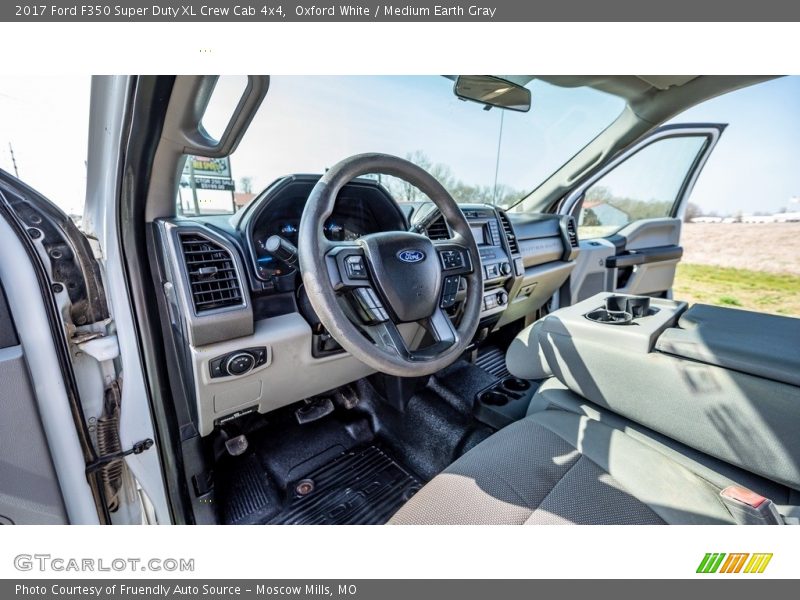 Oxford White / Medium Earth Gray 2017 Ford F350 Super Duty XL Crew Cab 4x4
