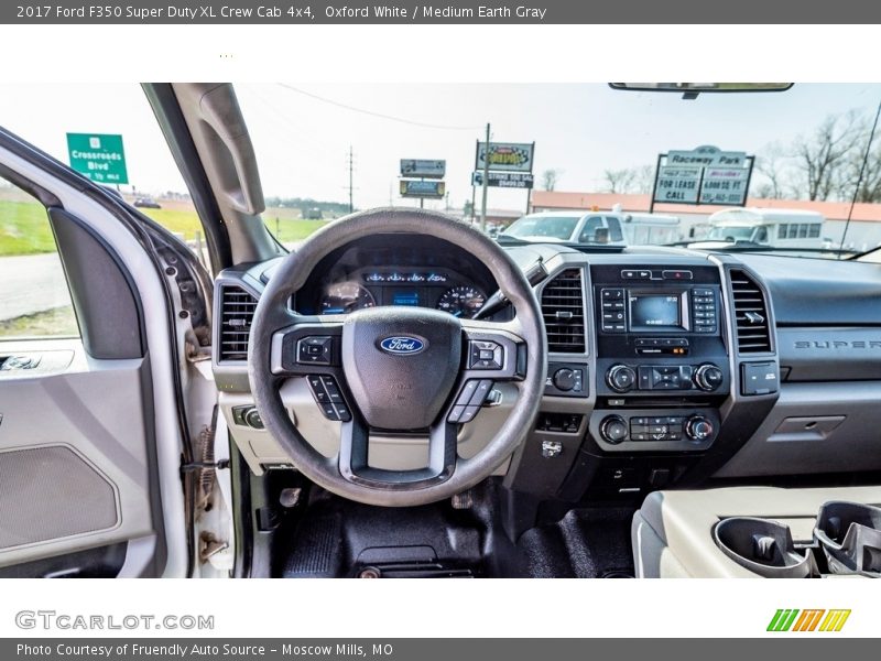 Oxford White / Medium Earth Gray 2017 Ford F350 Super Duty XL Crew Cab 4x4