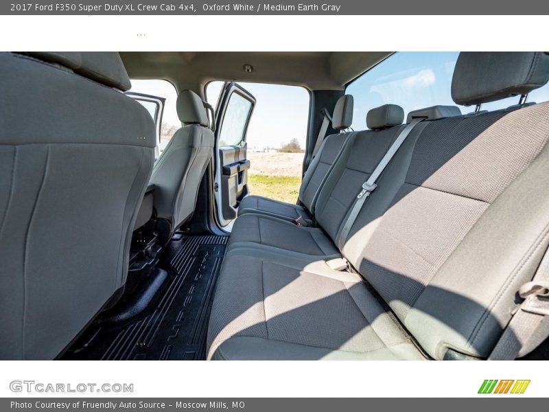 Oxford White / Medium Earth Gray 2017 Ford F350 Super Duty XL Crew Cab 4x4