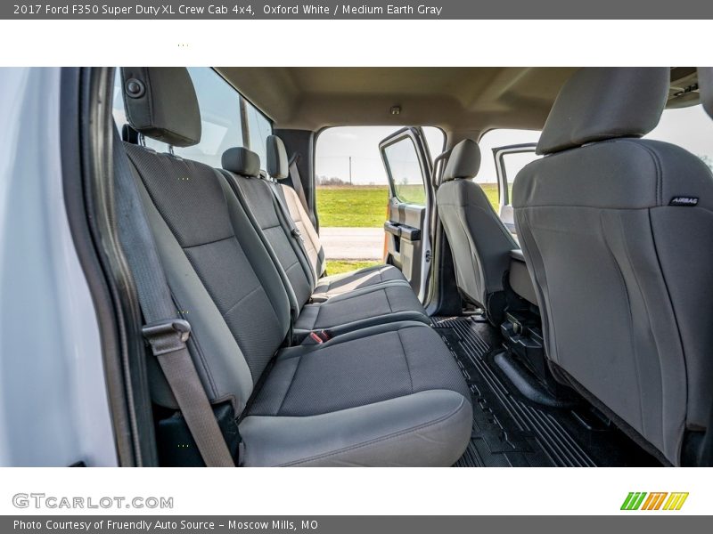 Oxford White / Medium Earth Gray 2017 Ford F350 Super Duty XL Crew Cab 4x4