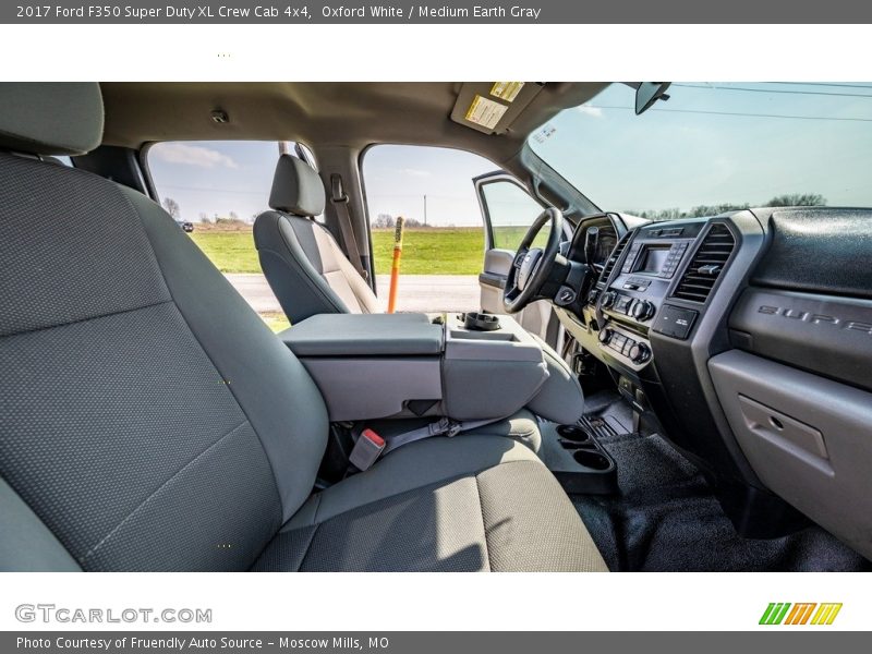 Oxford White / Medium Earth Gray 2017 Ford F350 Super Duty XL Crew Cab 4x4