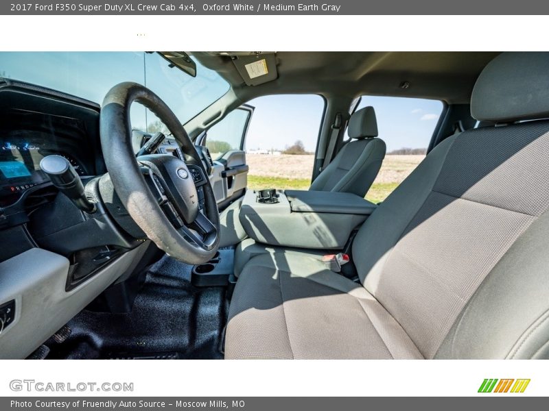 Oxford White / Medium Earth Gray 2017 Ford F350 Super Duty XL Crew Cab 4x4