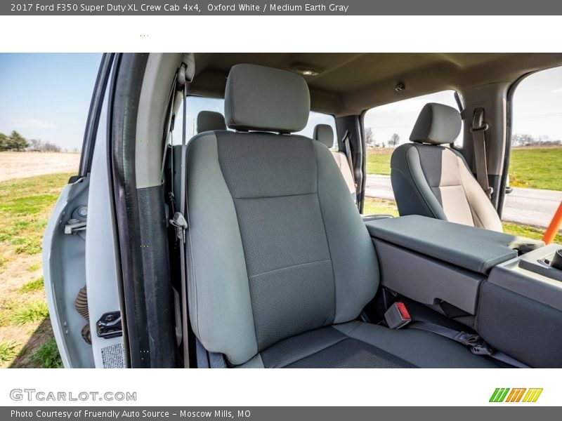Oxford White / Medium Earth Gray 2017 Ford F350 Super Duty XL Crew Cab 4x4