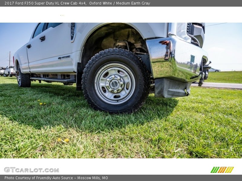 Oxford White / Medium Earth Gray 2017 Ford F350 Super Duty XL Crew Cab 4x4