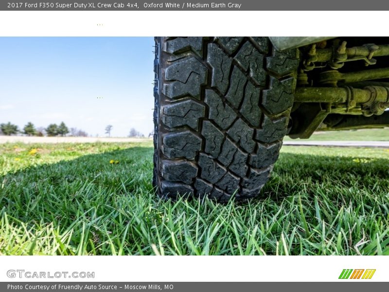 Oxford White / Medium Earth Gray 2017 Ford F350 Super Duty XL Crew Cab 4x4