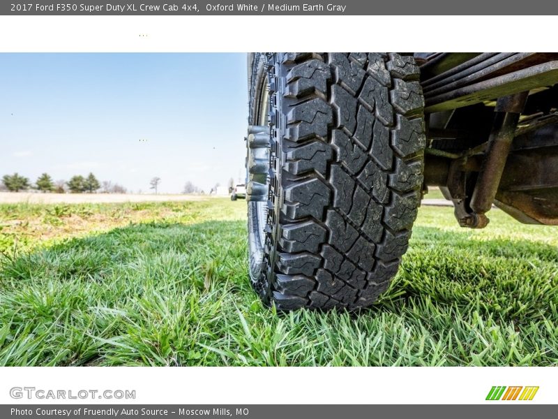Oxford White / Medium Earth Gray 2017 Ford F350 Super Duty XL Crew Cab 4x4
