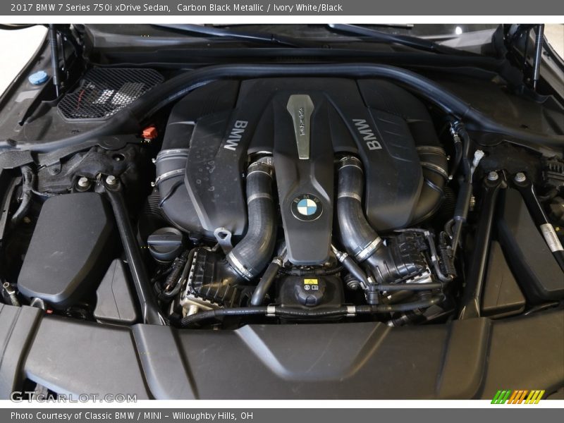 Carbon Black Metallic / Ivory White/Black 2017 BMW 7 Series 750i xDrive Sedan