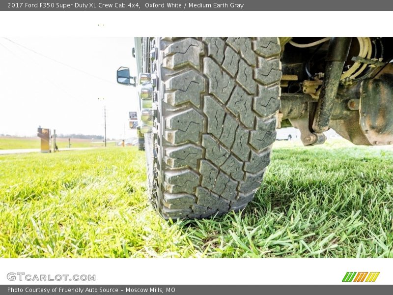 Oxford White / Medium Earth Gray 2017 Ford F350 Super Duty XL Crew Cab 4x4