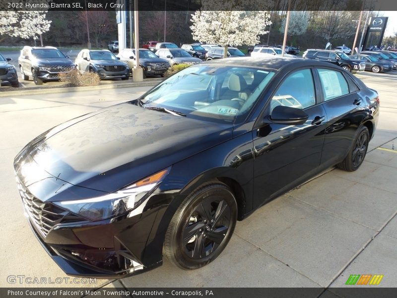Black / Gray 2022 Hyundai Elantra SEL