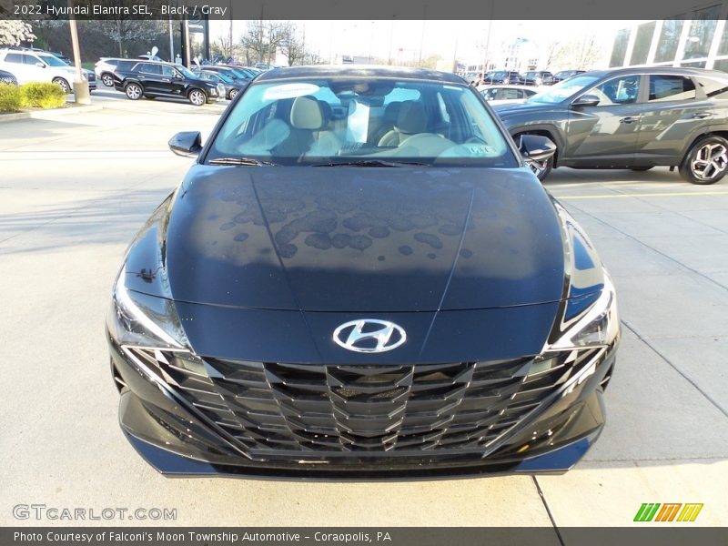 Black / Gray 2022 Hyundai Elantra SEL