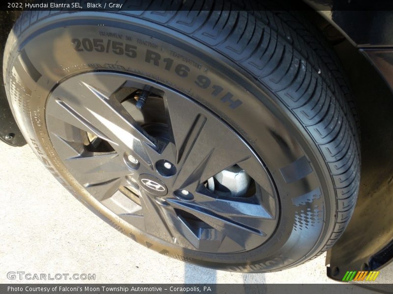 Black / Gray 2022 Hyundai Elantra SEL