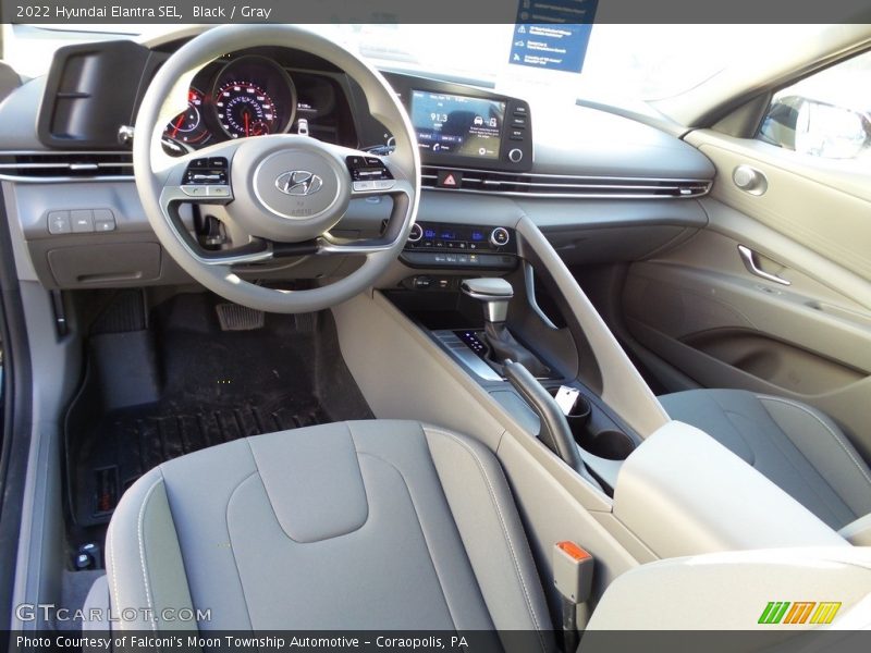 Black / Gray 2022 Hyundai Elantra SEL