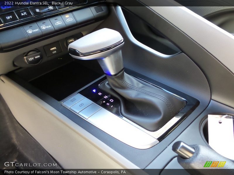 Black / Gray 2022 Hyundai Elantra SEL