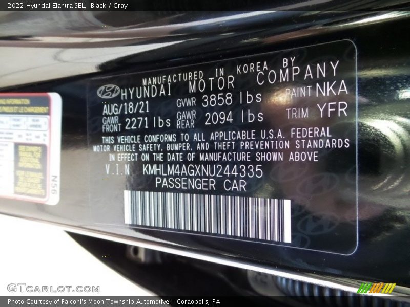 Black / Gray 2022 Hyundai Elantra SEL