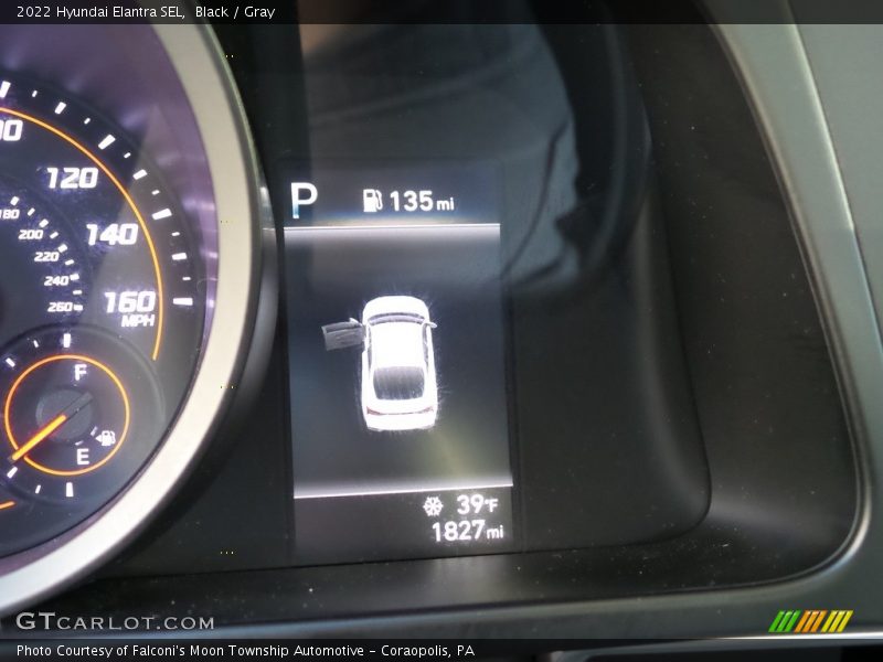 Black / Gray 2022 Hyundai Elantra SEL