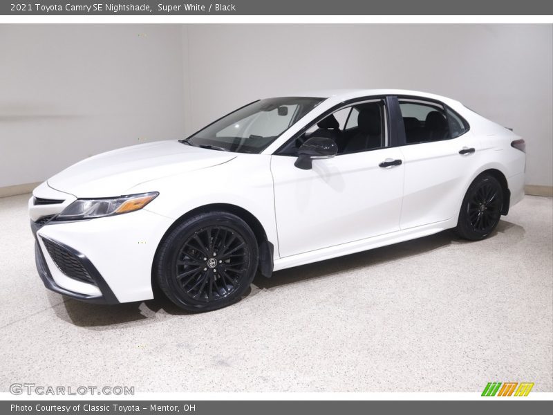 Super White / Black 2021 Toyota Camry SE Nightshade