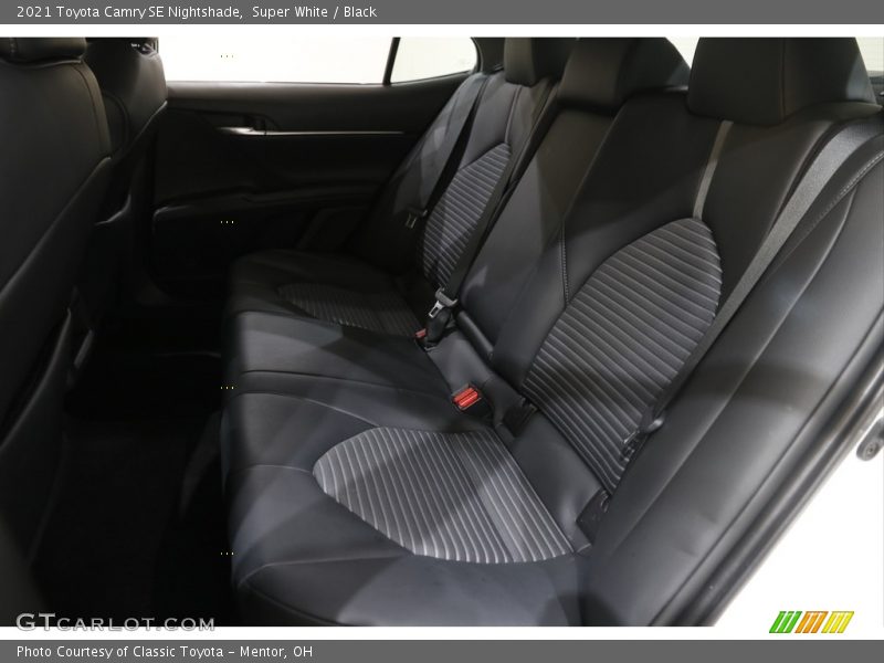 Super White / Black 2021 Toyota Camry SE Nightshade