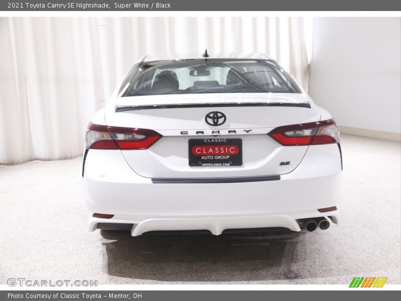 Super White / Black 2021 Toyota Camry SE Nightshade