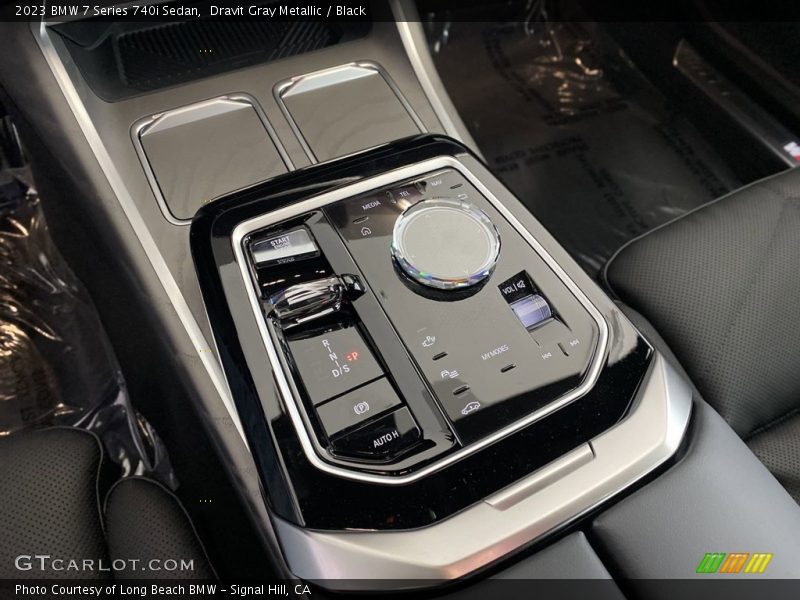 Controls of 2023 7 Series 740i Sedan