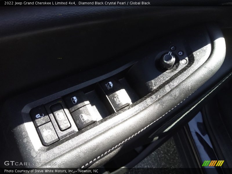 Diamond Black Crystal Pearl / Global Black 2022 Jeep Grand Cherokee L Limited 4x4
