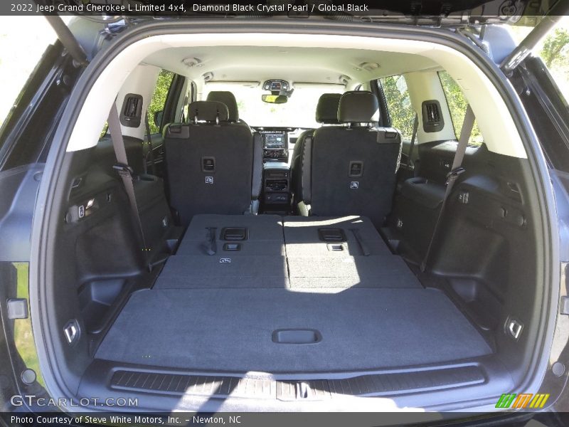 Diamond Black Crystal Pearl / Global Black 2022 Jeep Grand Cherokee L Limited 4x4