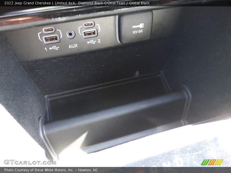 Diamond Black Crystal Pearl / Global Black 2022 Jeep Grand Cherokee L Limited 4x4