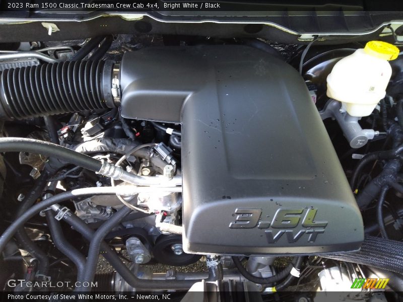 Bright White / Black 2023 Ram 1500 Classic Tradesman Crew Cab 4x4