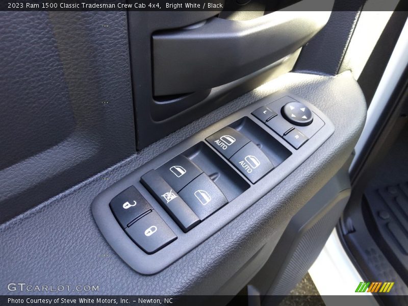 Bright White / Black 2023 Ram 1500 Classic Tradesman Crew Cab 4x4