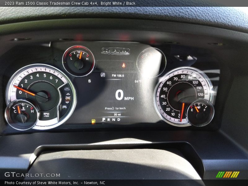 Bright White / Black 2023 Ram 1500 Classic Tradesman Crew Cab 4x4