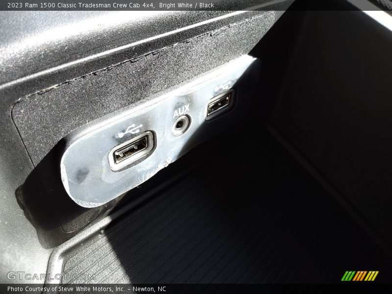 Bright White / Black 2023 Ram 1500 Classic Tradesman Crew Cab 4x4